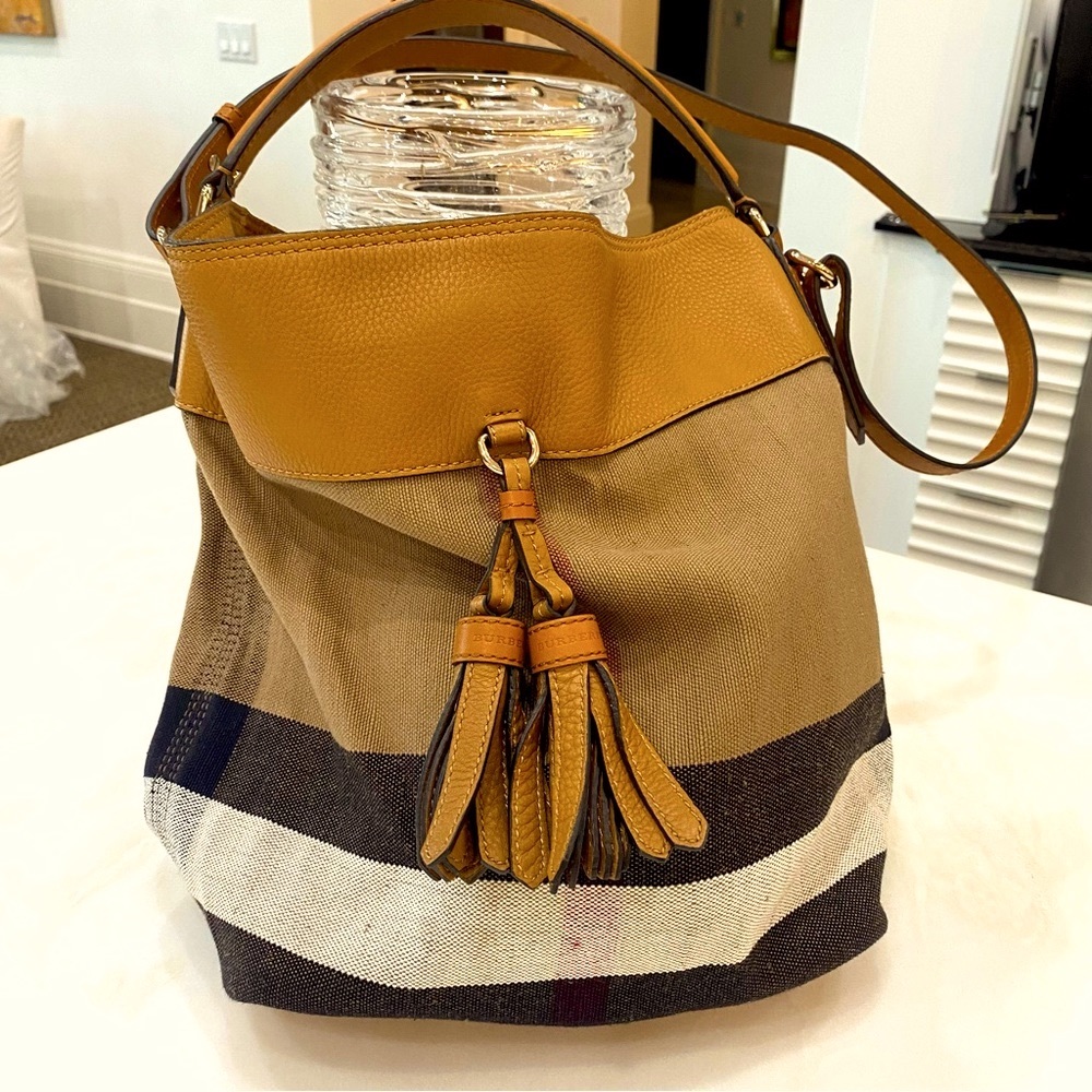 Burberry Ashby bucket bag canvas/leather great condition Includes interi…